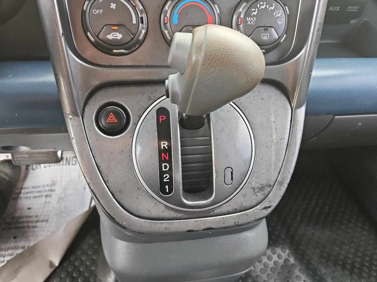 Honda Element EX 4WD AT w/ Front Side Airbags 2004