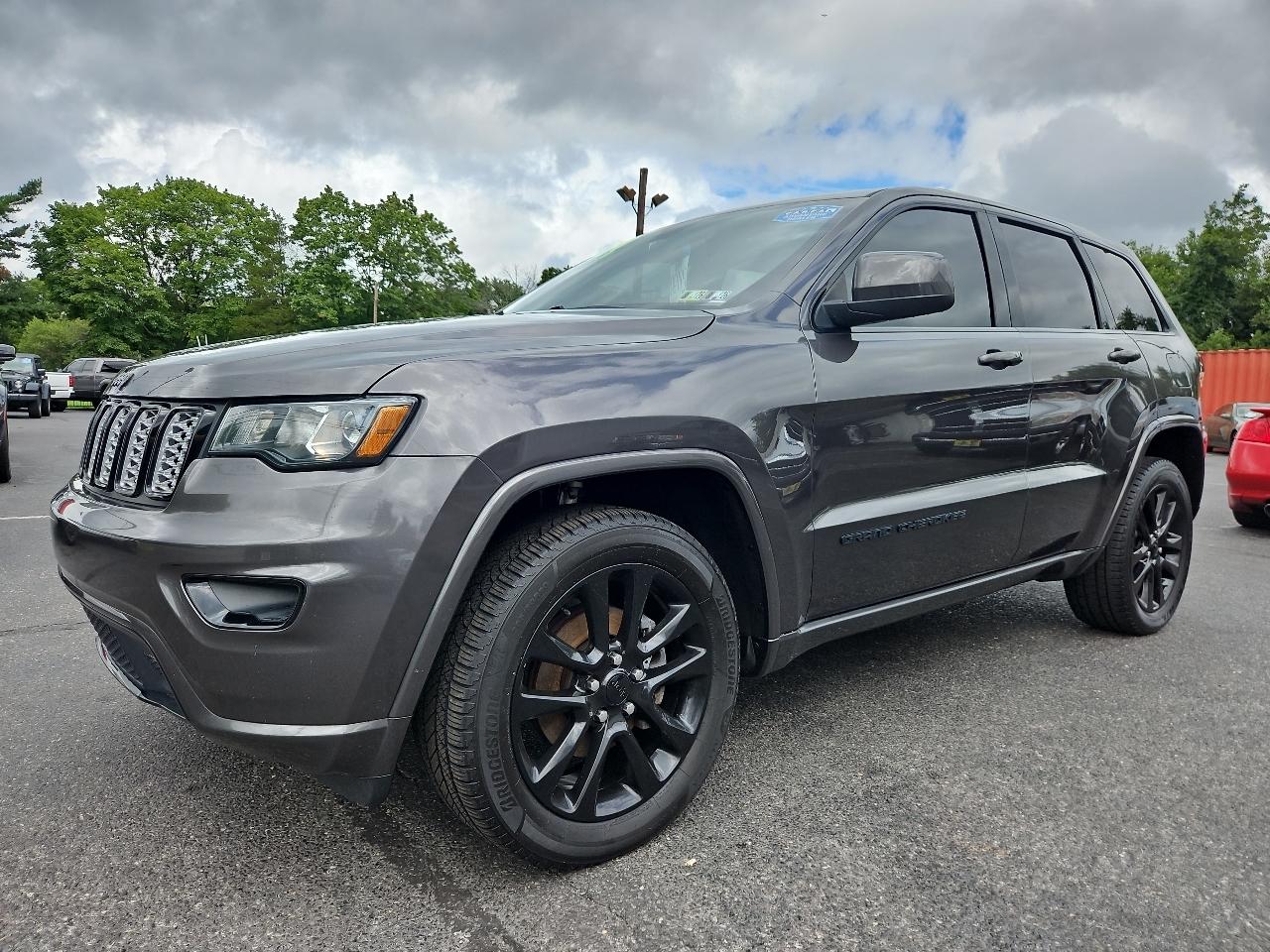 Jeep Grand Cherokee Laredo 4WD 2019