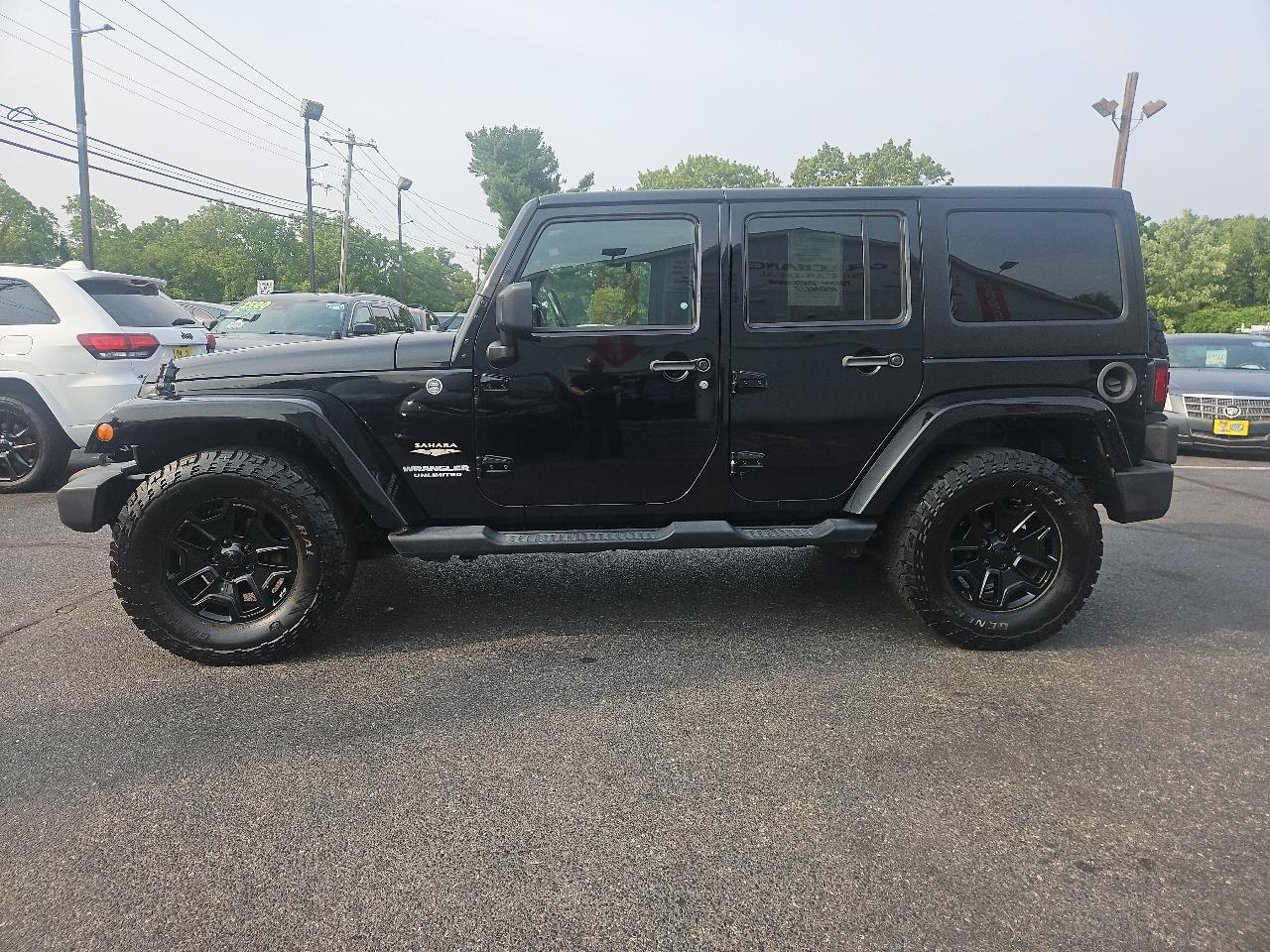 Jeep Wrangler Unlimited Sahara 4WD 2013