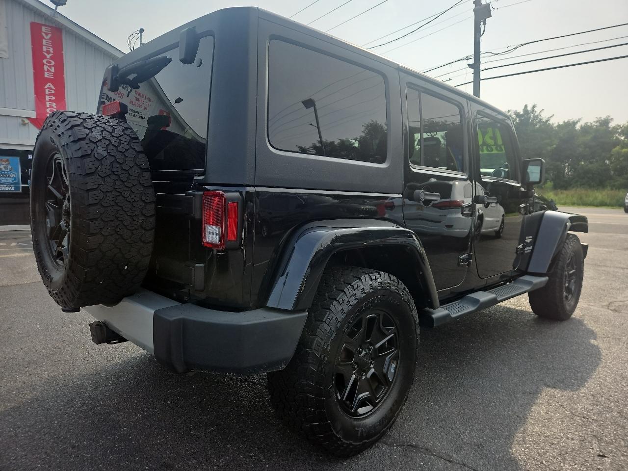 Jeep Wrangler Unlimited Sahara 4WD 2013