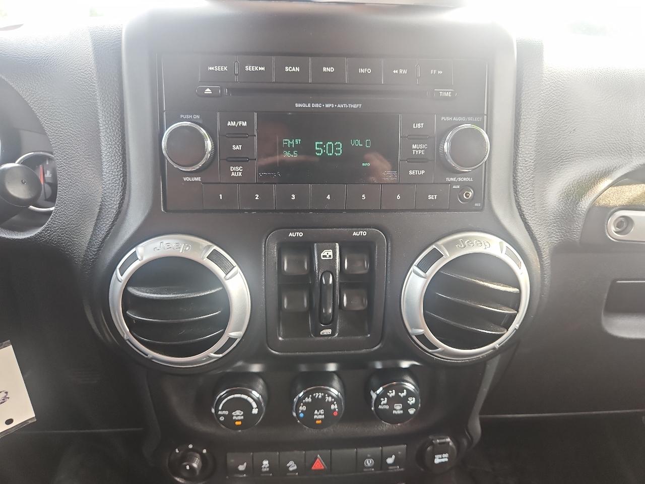 Jeep Wrangler Unlimited Sahara 4WD 2013