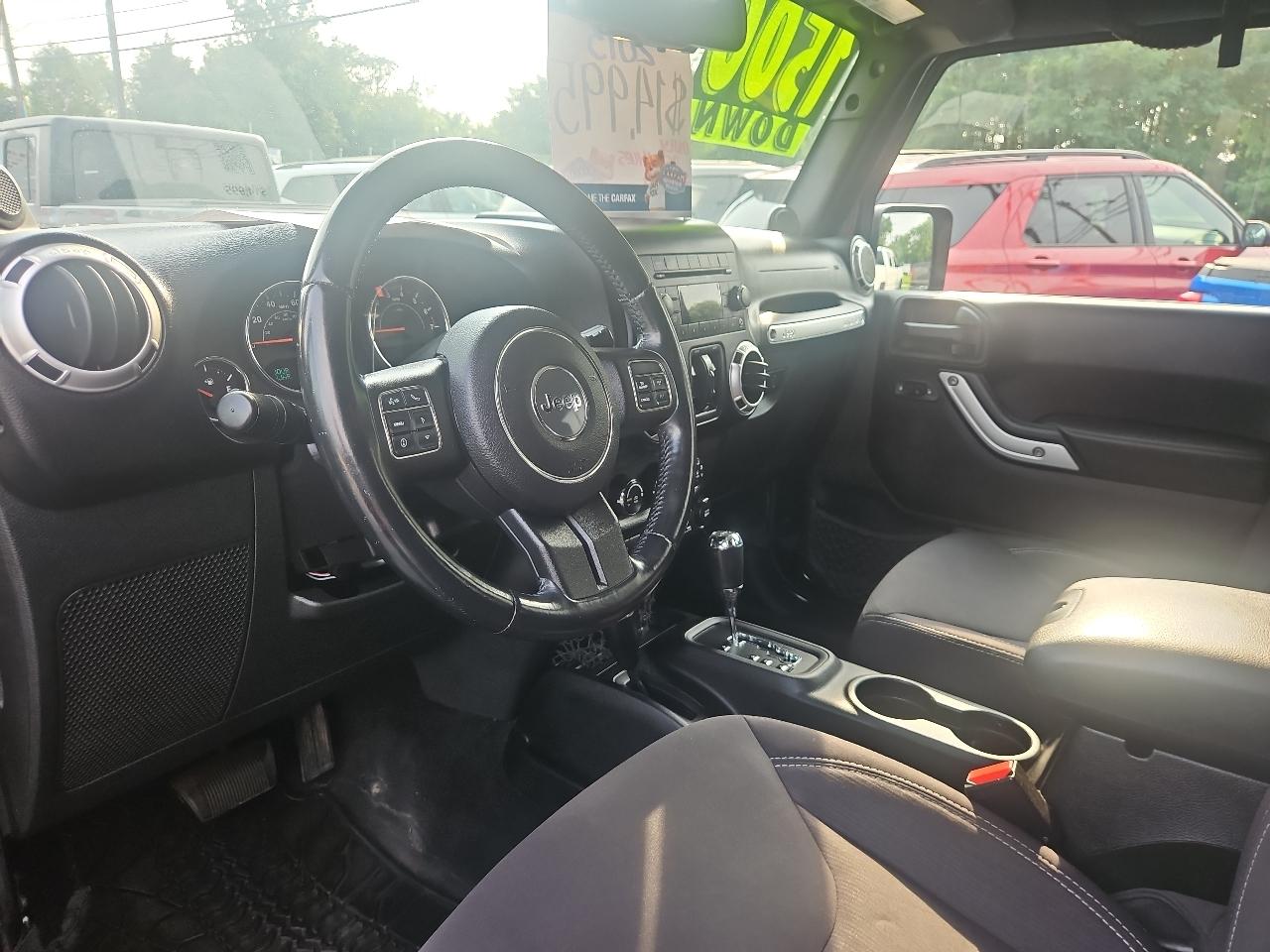Jeep Wrangler Unlimited Sahara 4WD 2013