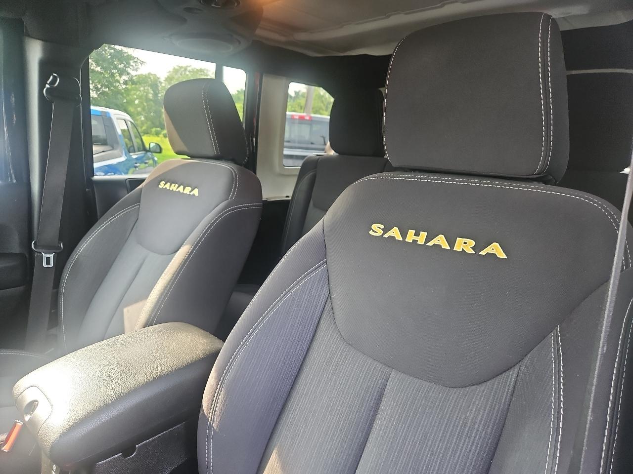 Jeep Wrangler Unlimited Sahara 4WD 2013