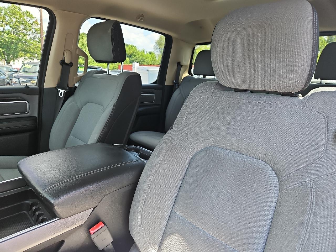 RAM 1500 Big Horn Crew Cab SWB 4WD 2019