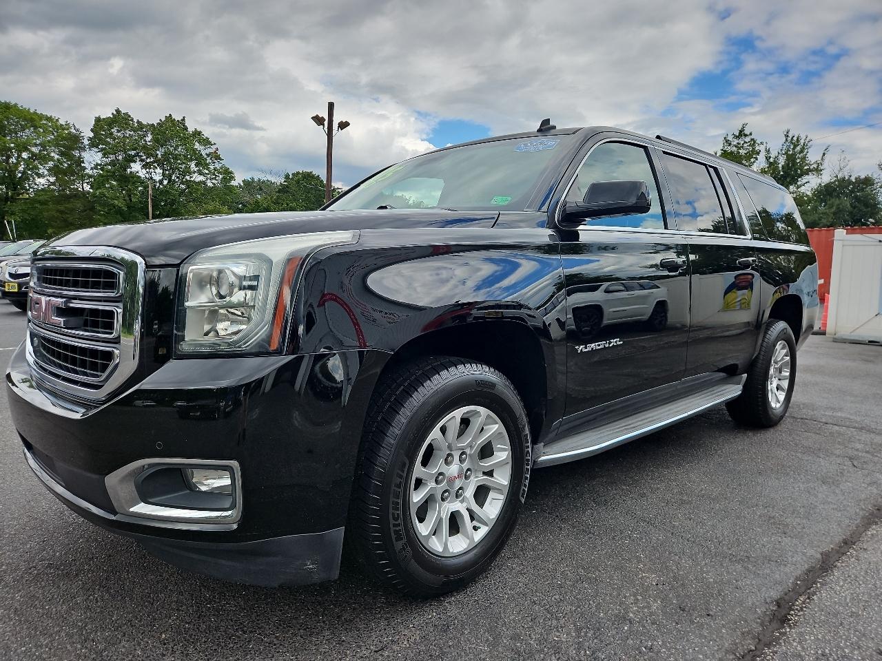 GMC Yukon XL SLT 1/2 Ton 4WD 2015