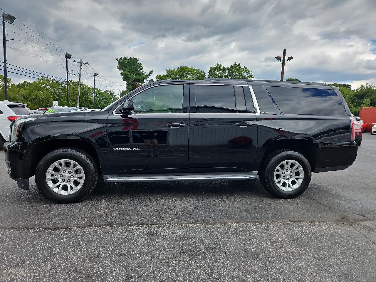 GMC Yukon XL SLT 1/2 Ton 4WD 2015