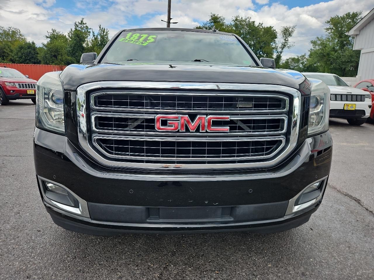 GMC Yukon XL SLT 1/2 Ton 4WD 2015
