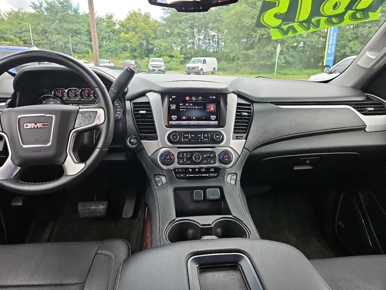 GMC Yukon XL SLT 1/2 Ton 4WD 2015