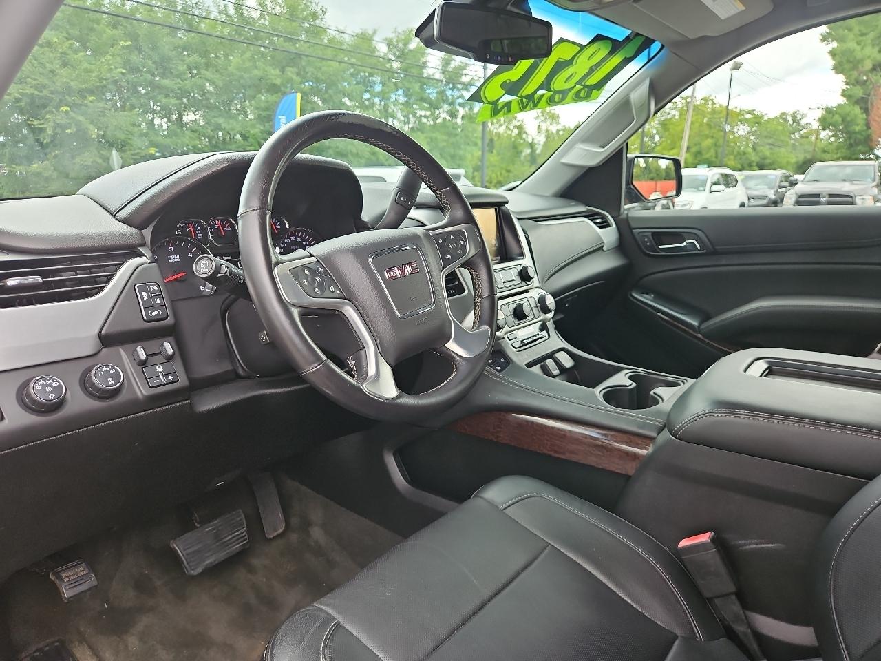 GMC Yukon XL SLT 1/2 Ton 4WD 2015
