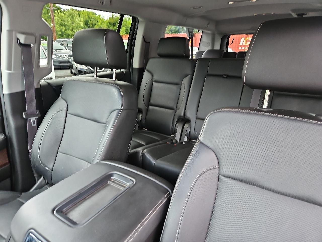 GMC Yukon XL SLT 1/2 Ton 4WD 2015