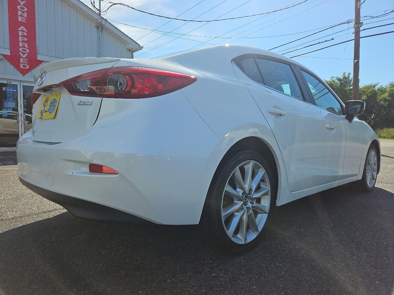 Mazda MAZDA3 i Touring AT 4-Door 2017