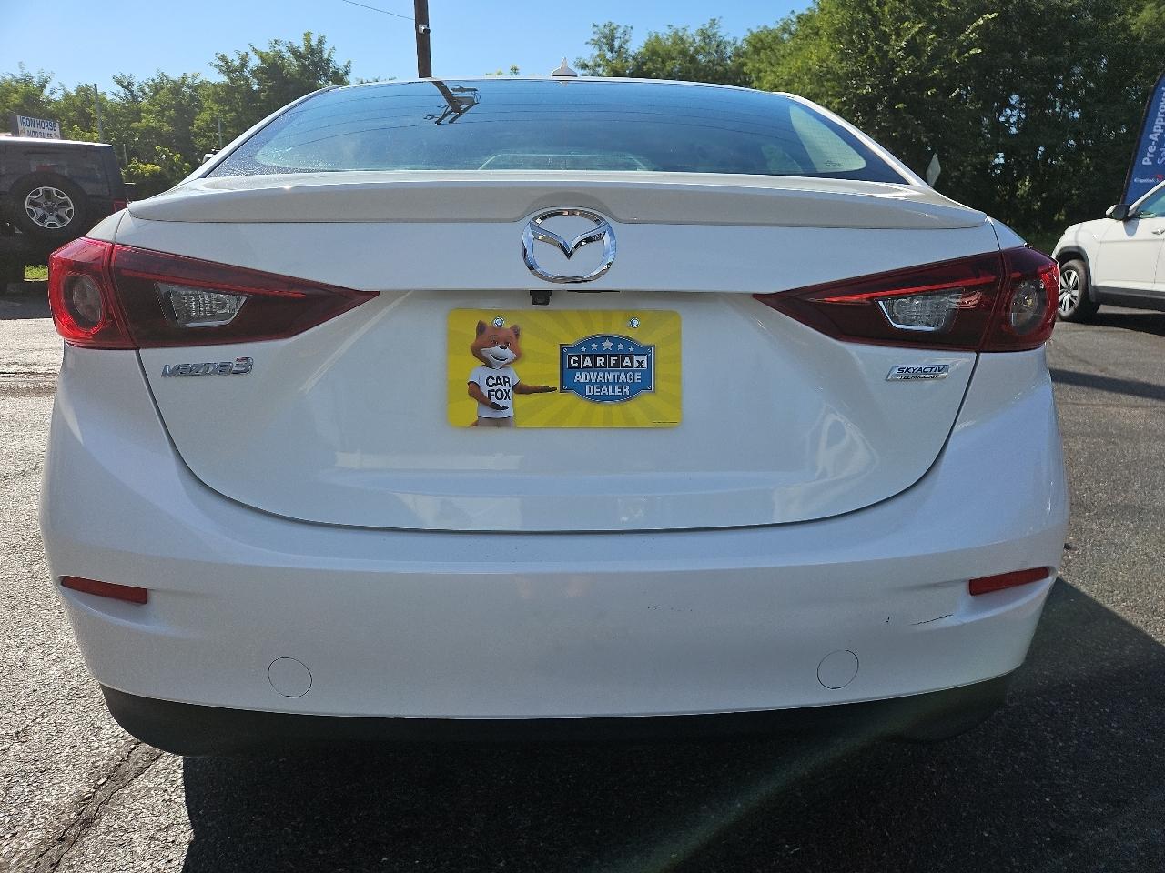 Mazda MAZDA3 i Touring AT 4-Door 2017