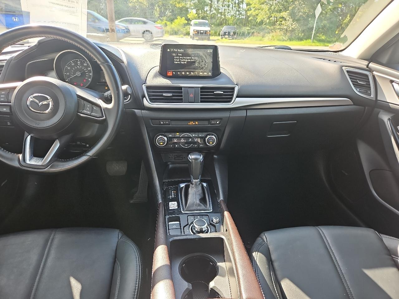 Mazda MAZDA3 i Touring AT 4-Door 2017