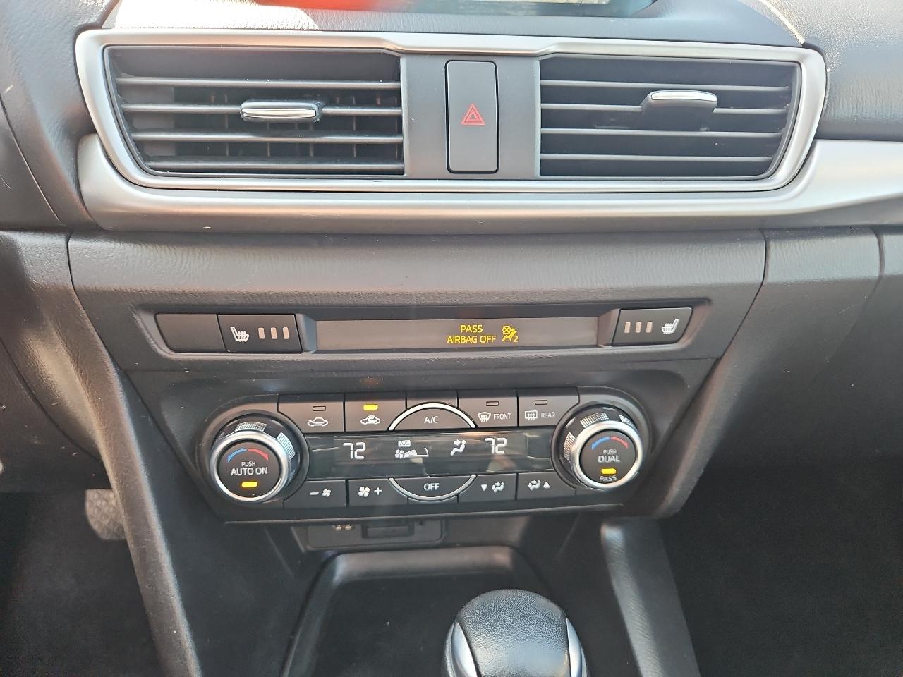 Mazda MAZDA3 i Touring AT 4-Door 2017