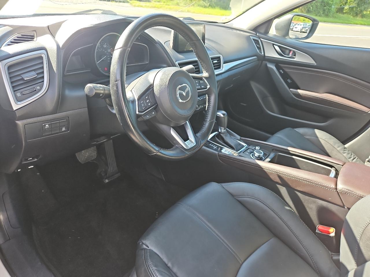 Mazda MAZDA3 i Touring AT 4-Door 2017