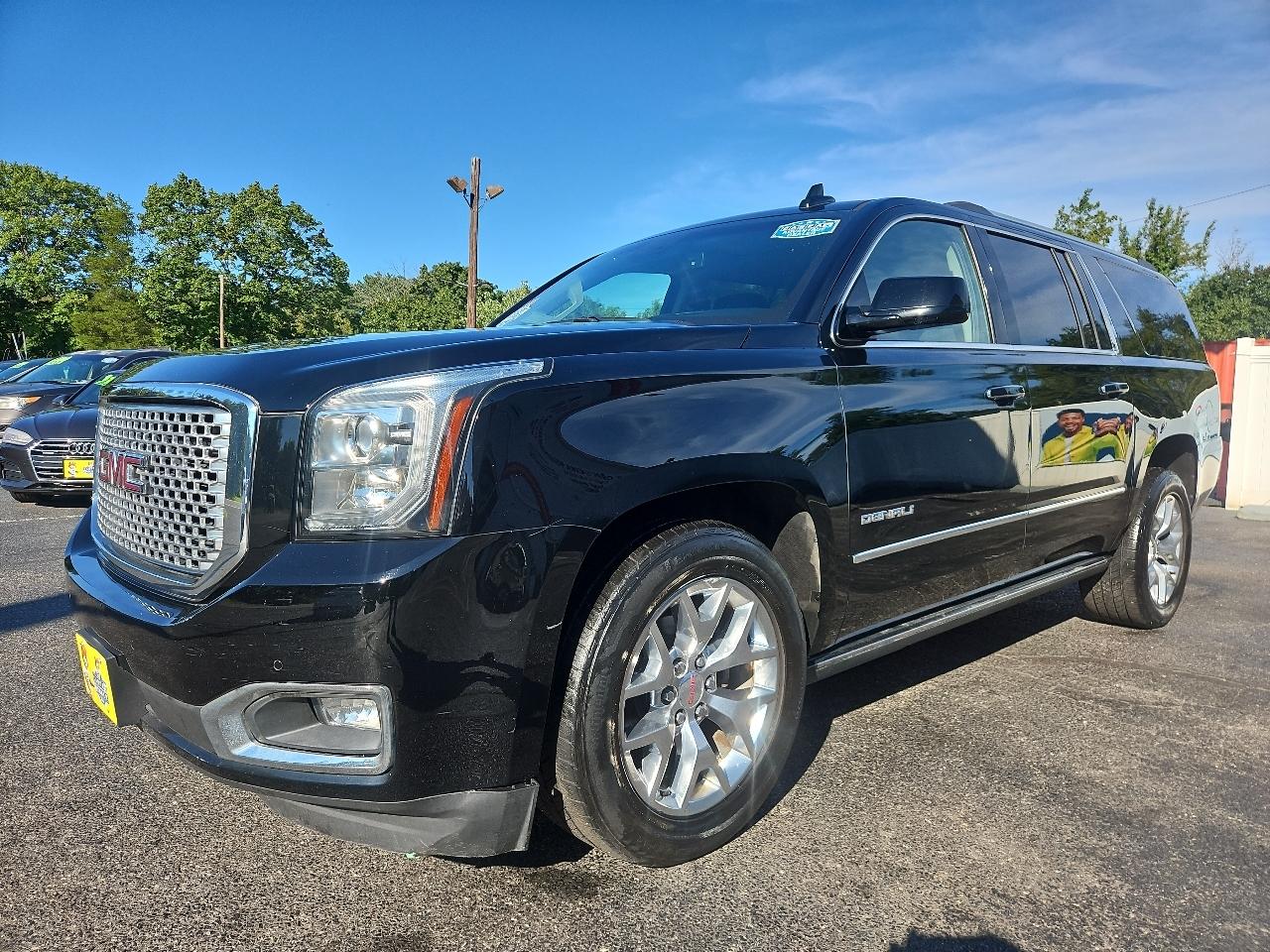 GMC Yukon XL Denali 4WD 2017