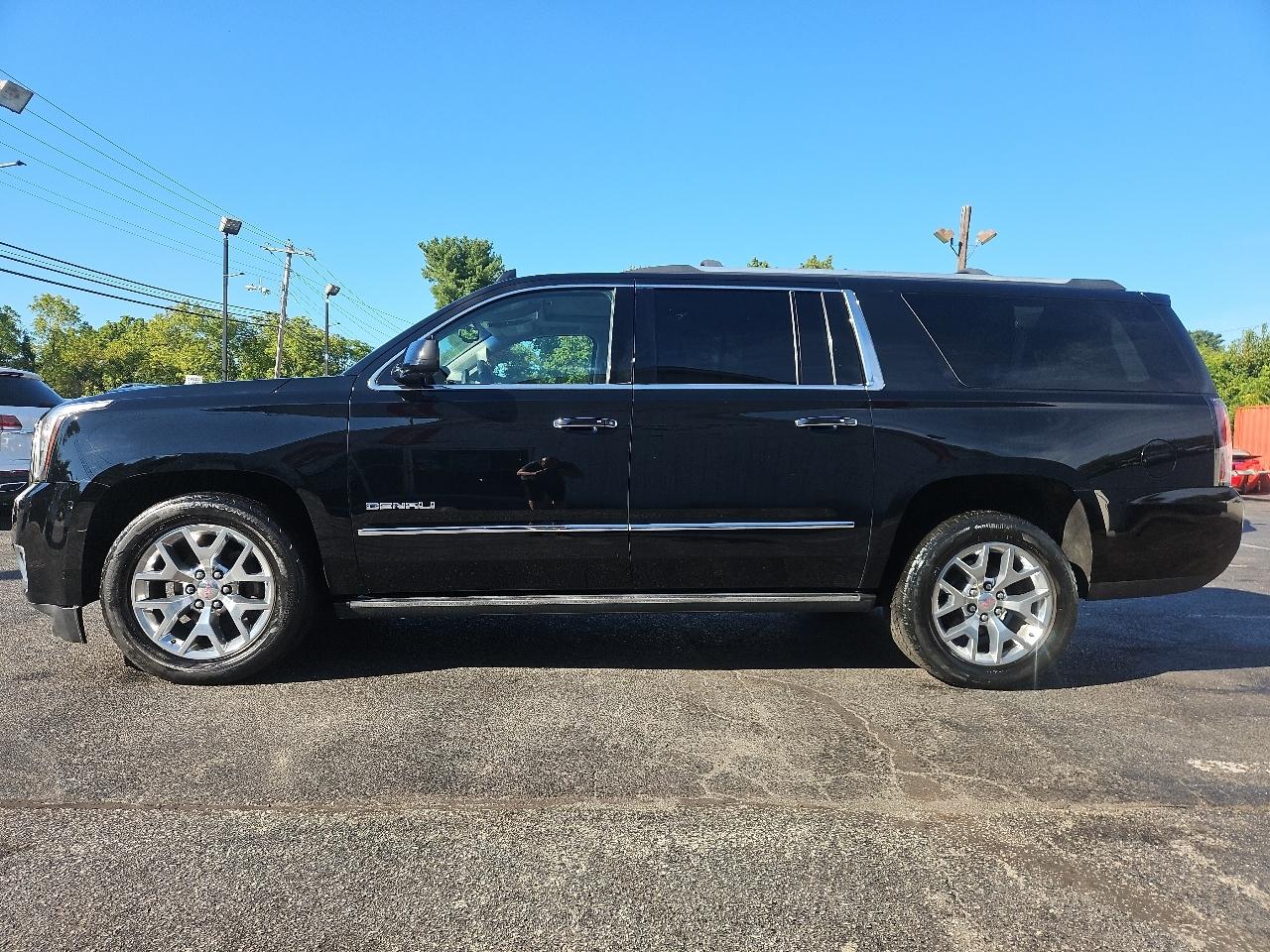 GMC Yukon XL Denali 4WD 2017