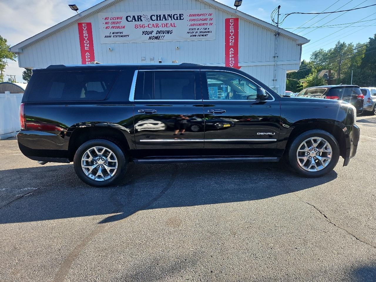 GMC Yukon XL Denali 4WD 2017