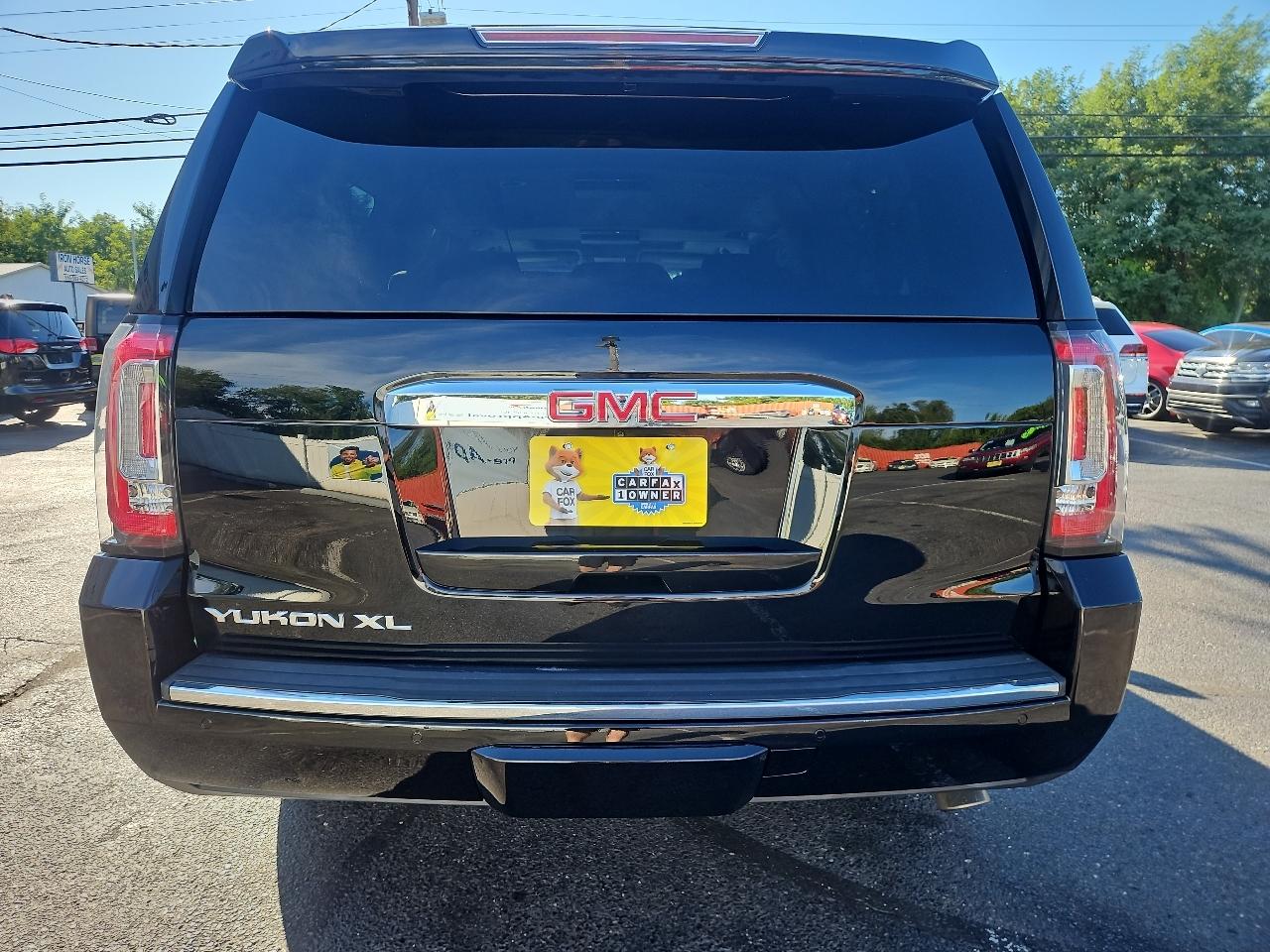 GMC Yukon XL Denali 4WD 2017