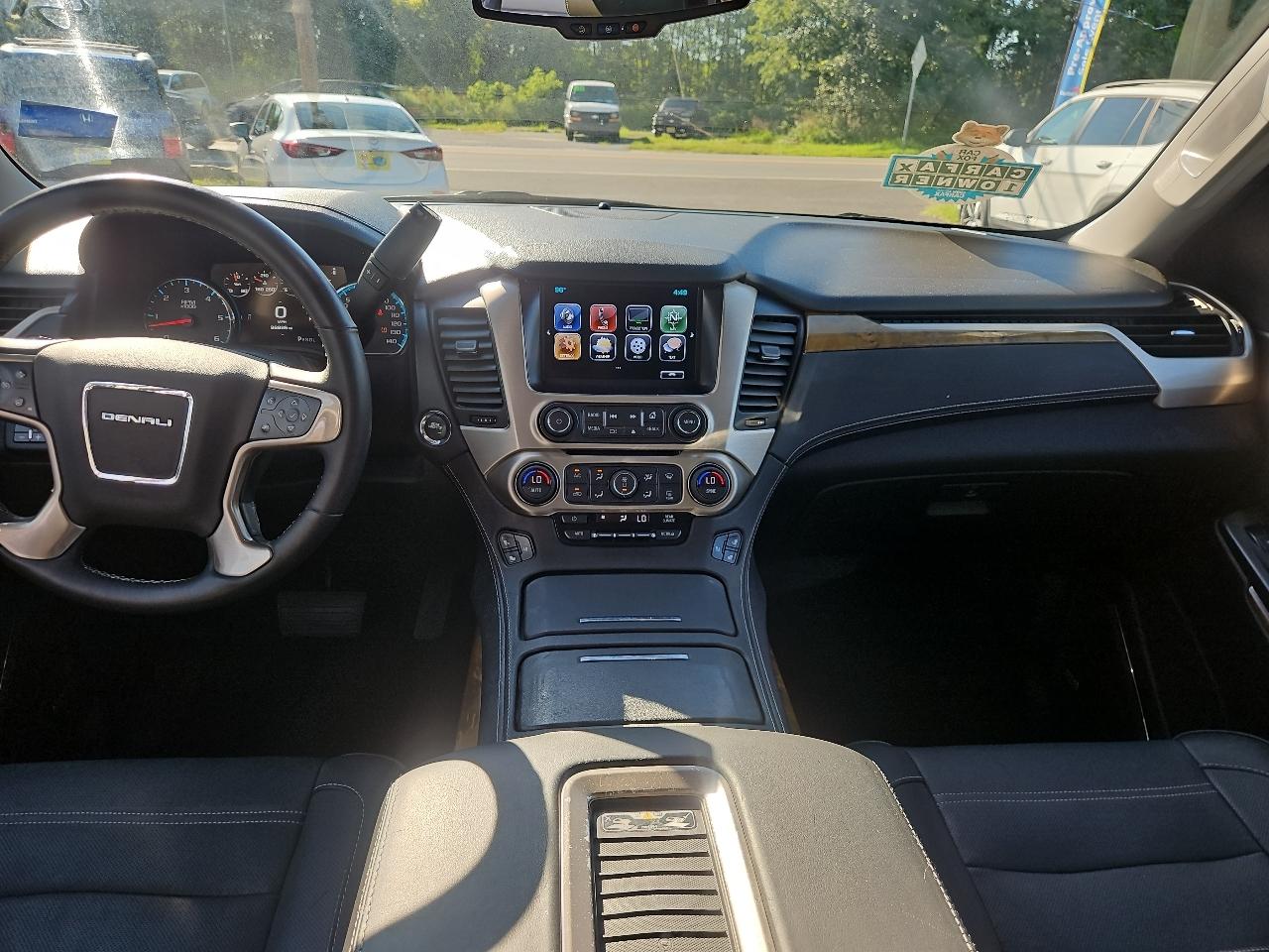 GMC Yukon XL Denali 4WD 2017