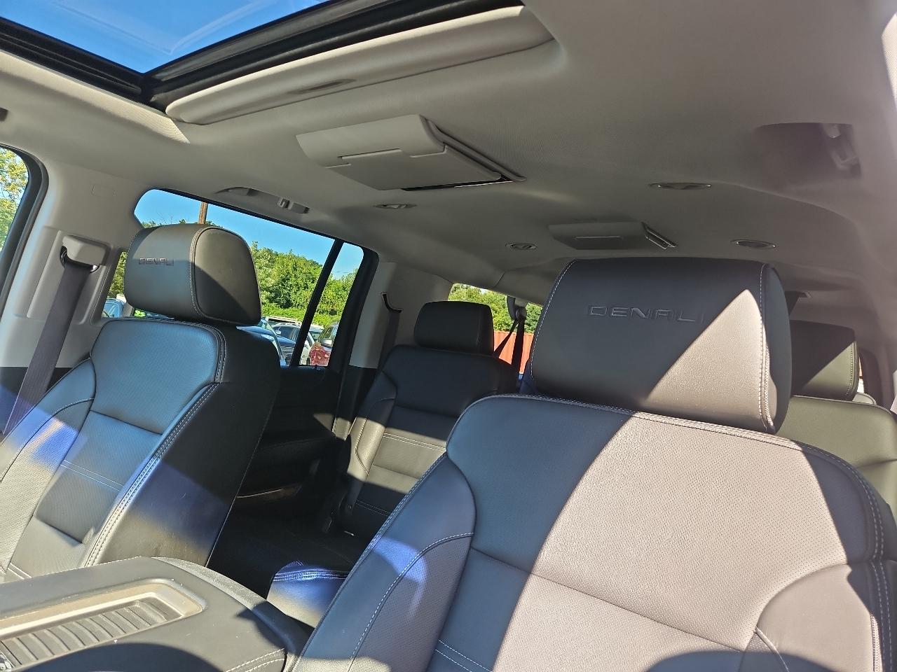 GMC Yukon XL Denali 4WD 2017
