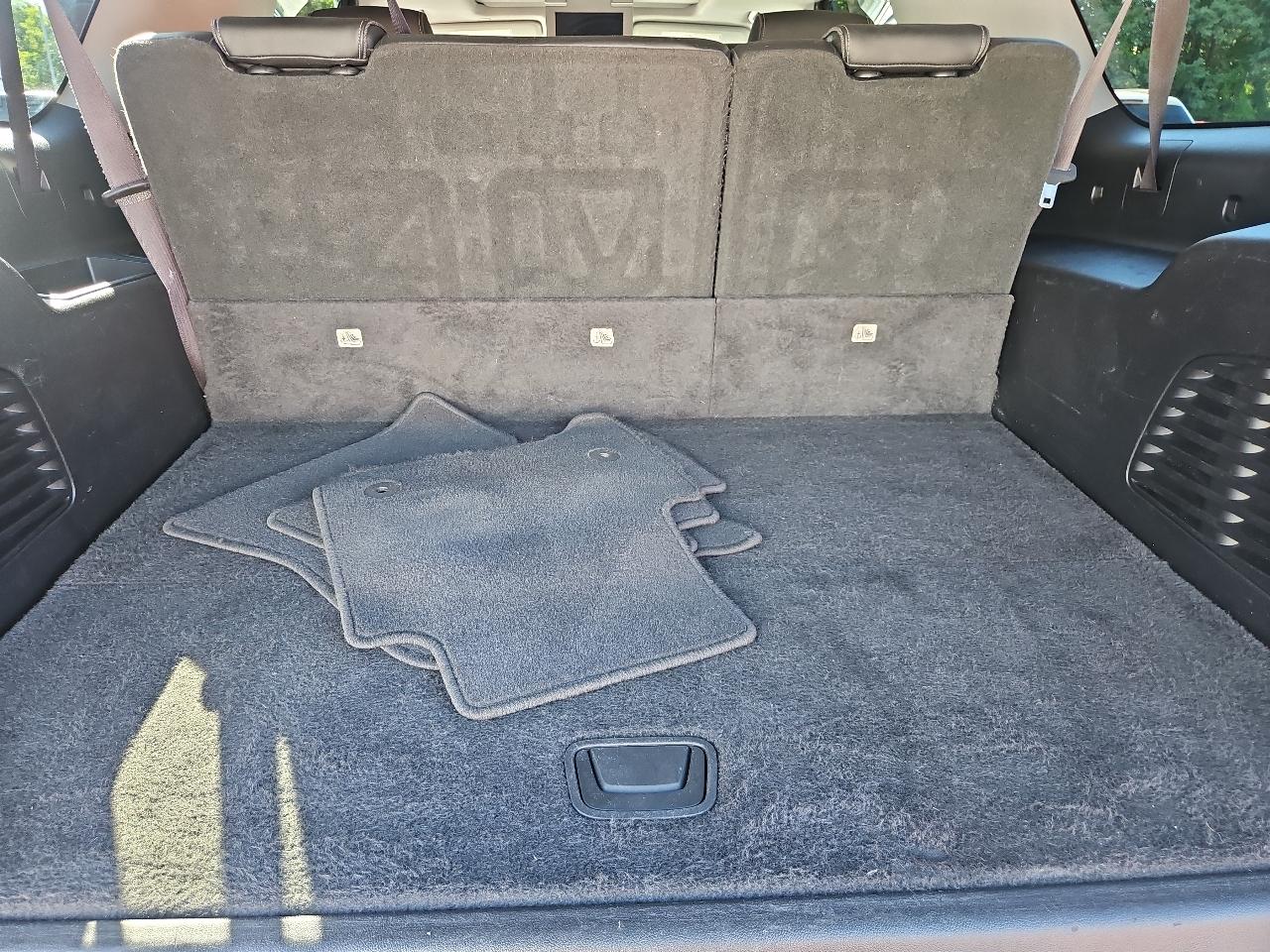 GMC Yukon XL Denali 4WD 2017
