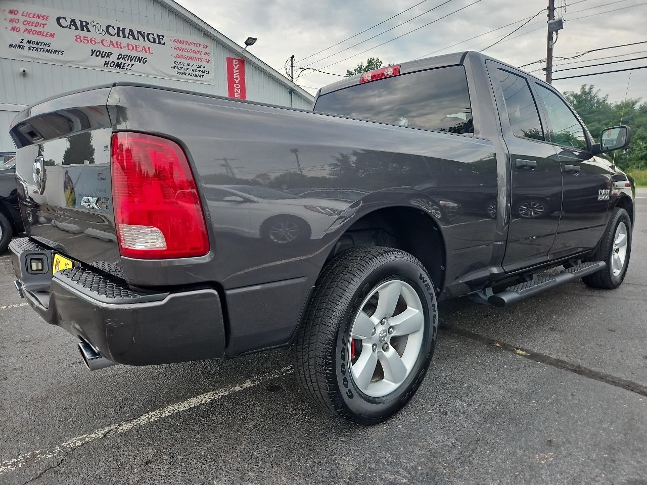 RAM 1500 Tradesman Quad Cab 4WD 2016