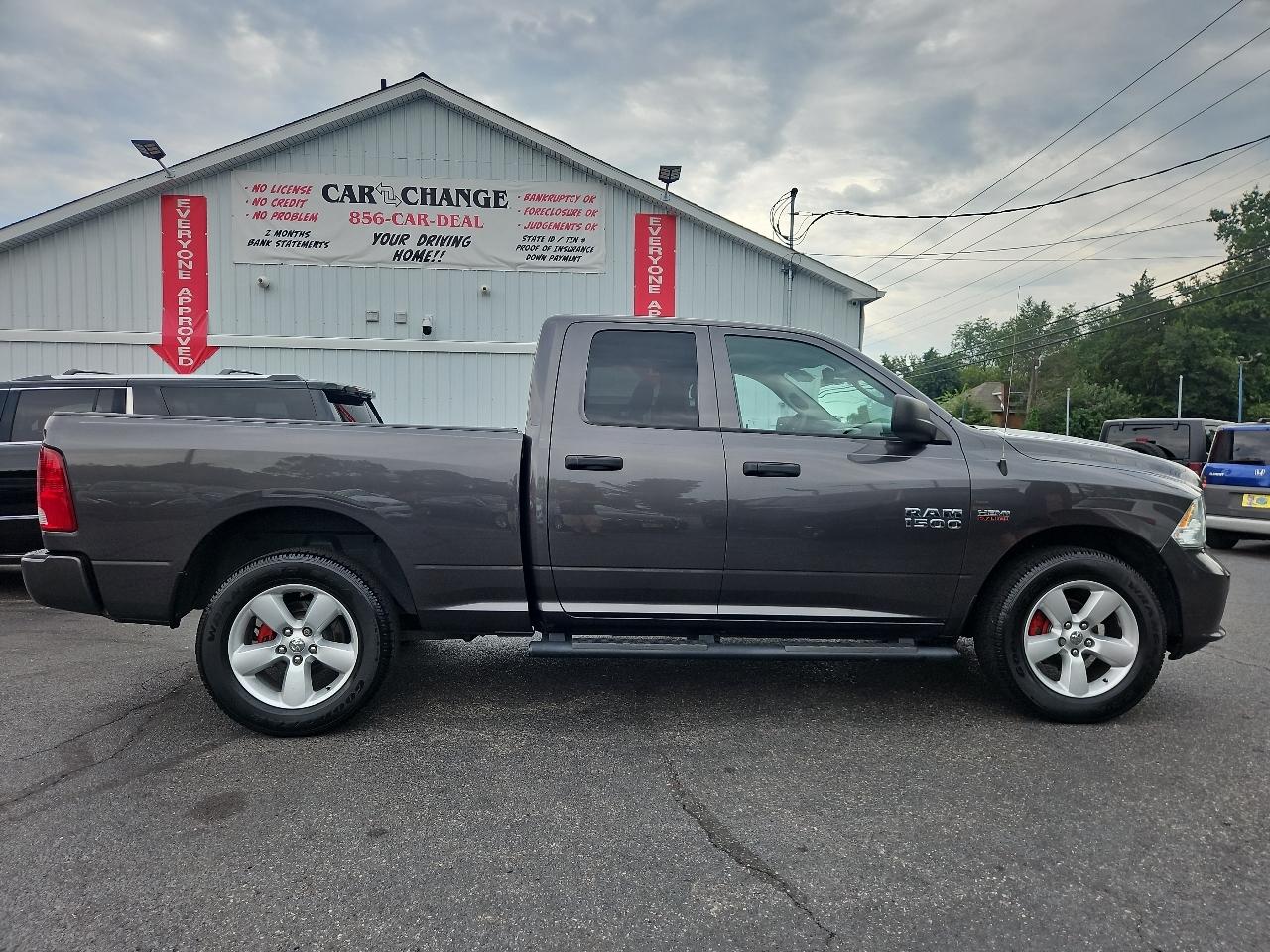 RAM 1500 Tradesman Quad Cab 4WD 2016