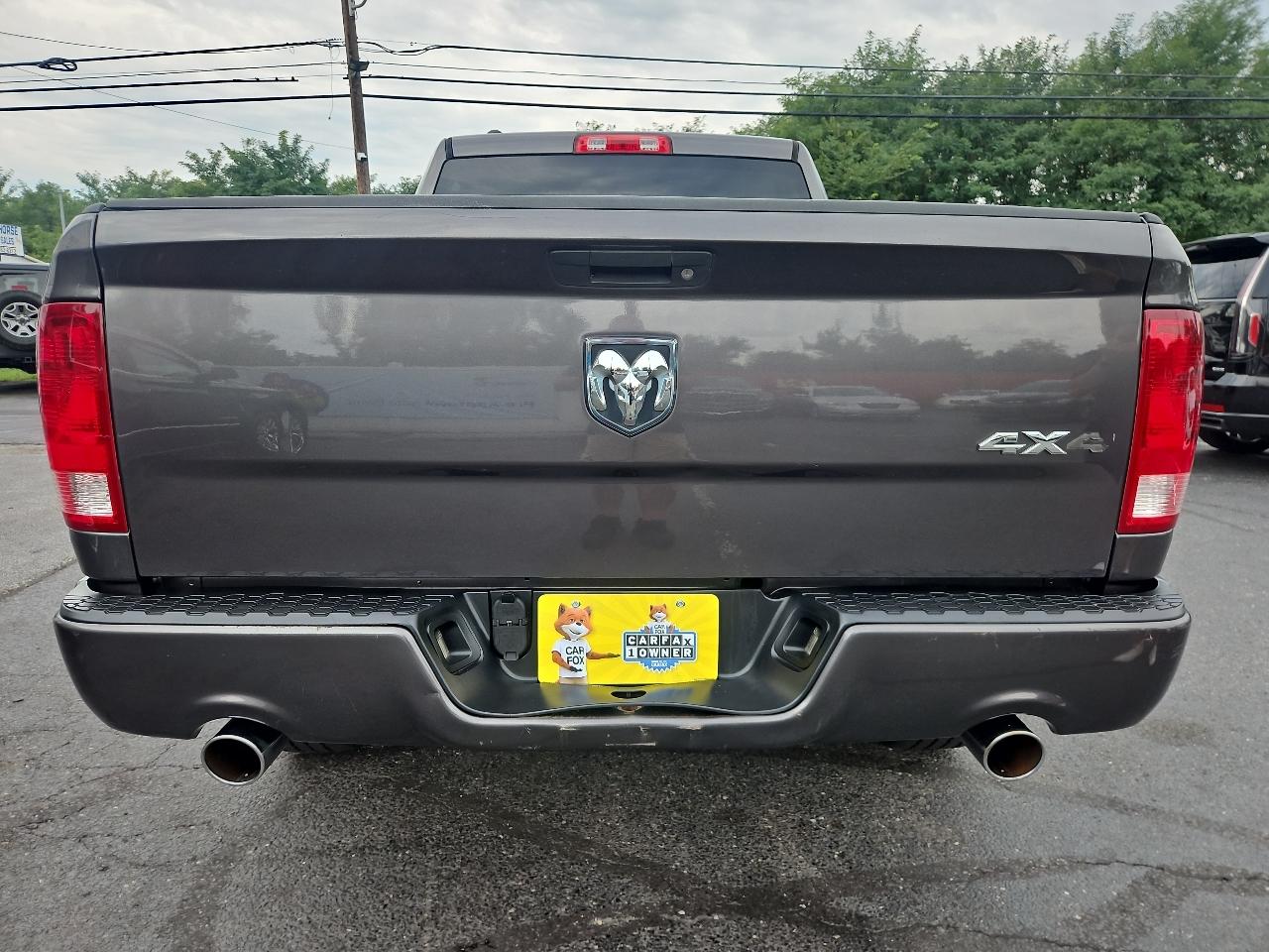 RAM 1500 Tradesman Quad Cab 4WD 2016