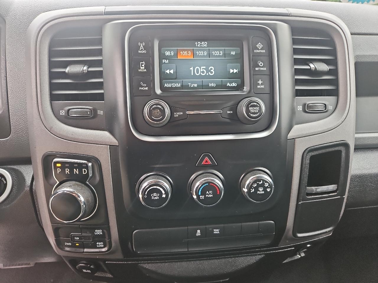 RAM 1500 Tradesman Quad Cab 4WD 2016