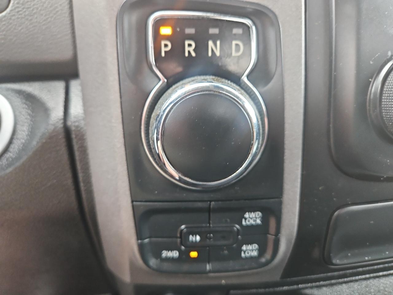 RAM 1500 Tradesman Quad Cab 4WD 2016