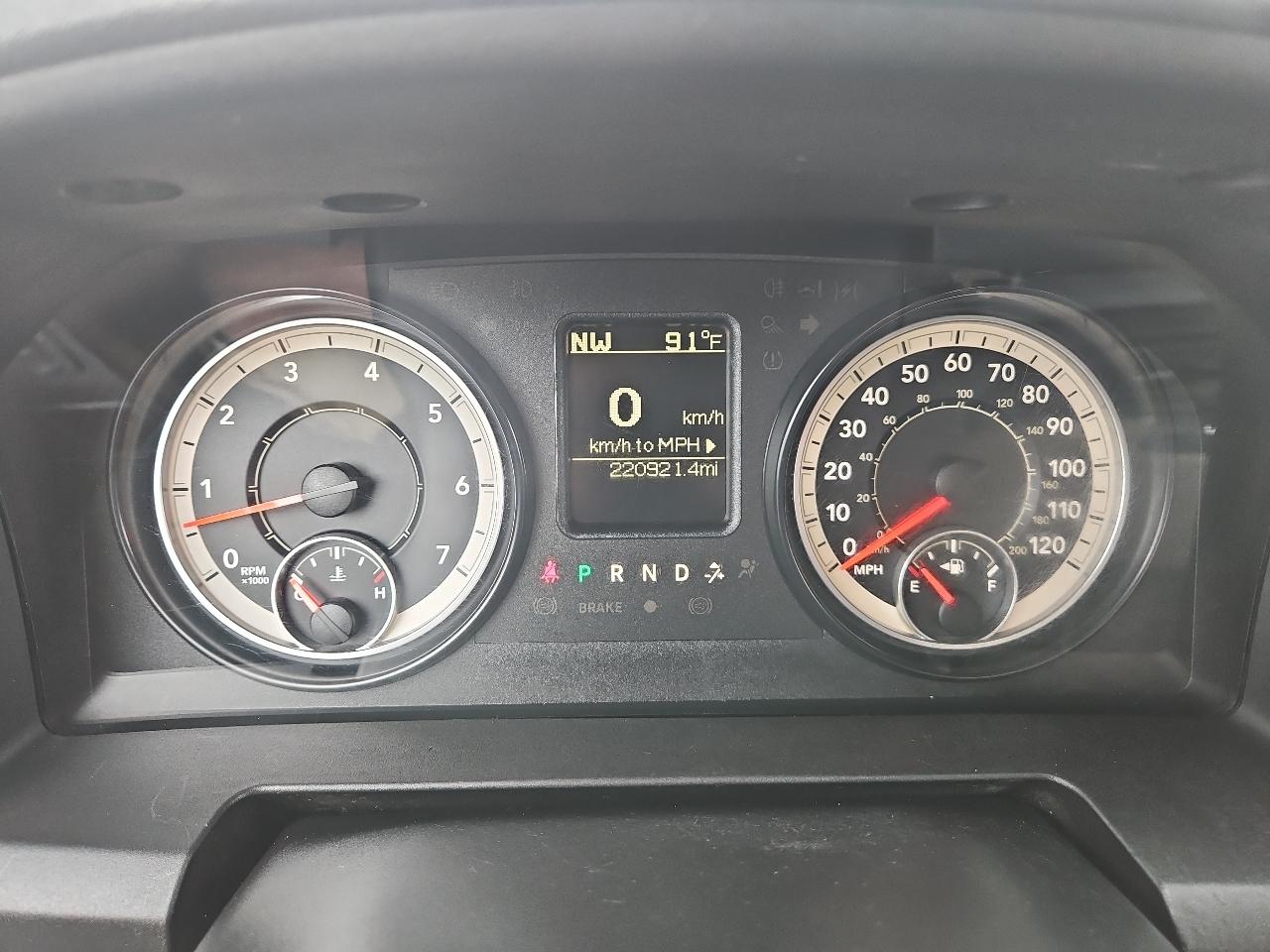 RAM 1500 Tradesman Quad Cab 4WD 2016