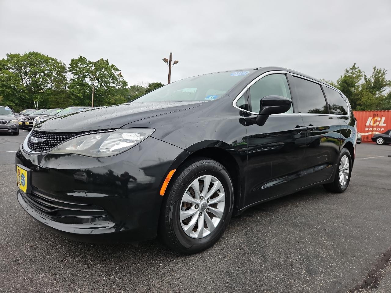Chrysler Pacifica Touring 2017