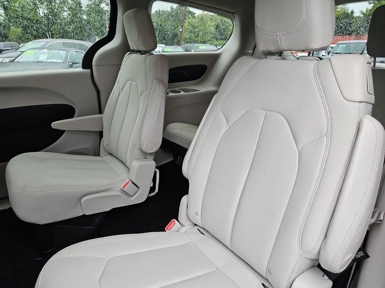 Chrysler Pacifica Touring 2017