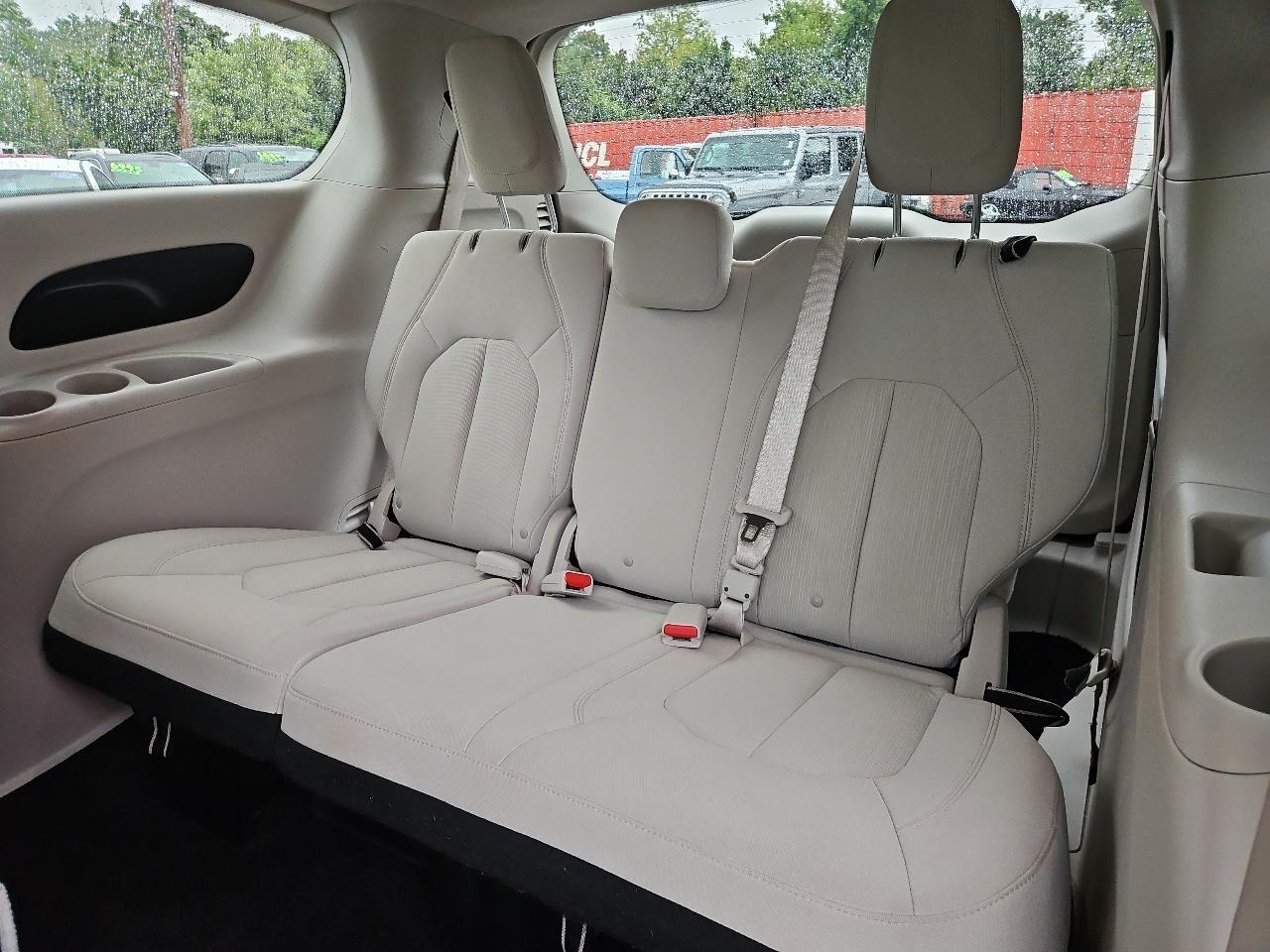 Chrysler Pacifica Touring 2017