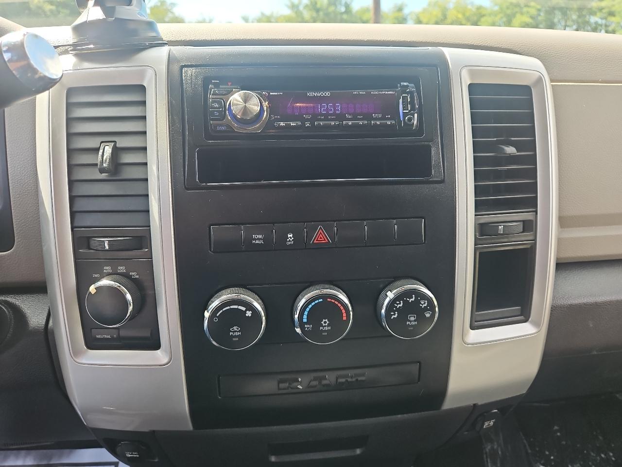 RAM 1500 SLT Quad Cab 4WD 2011