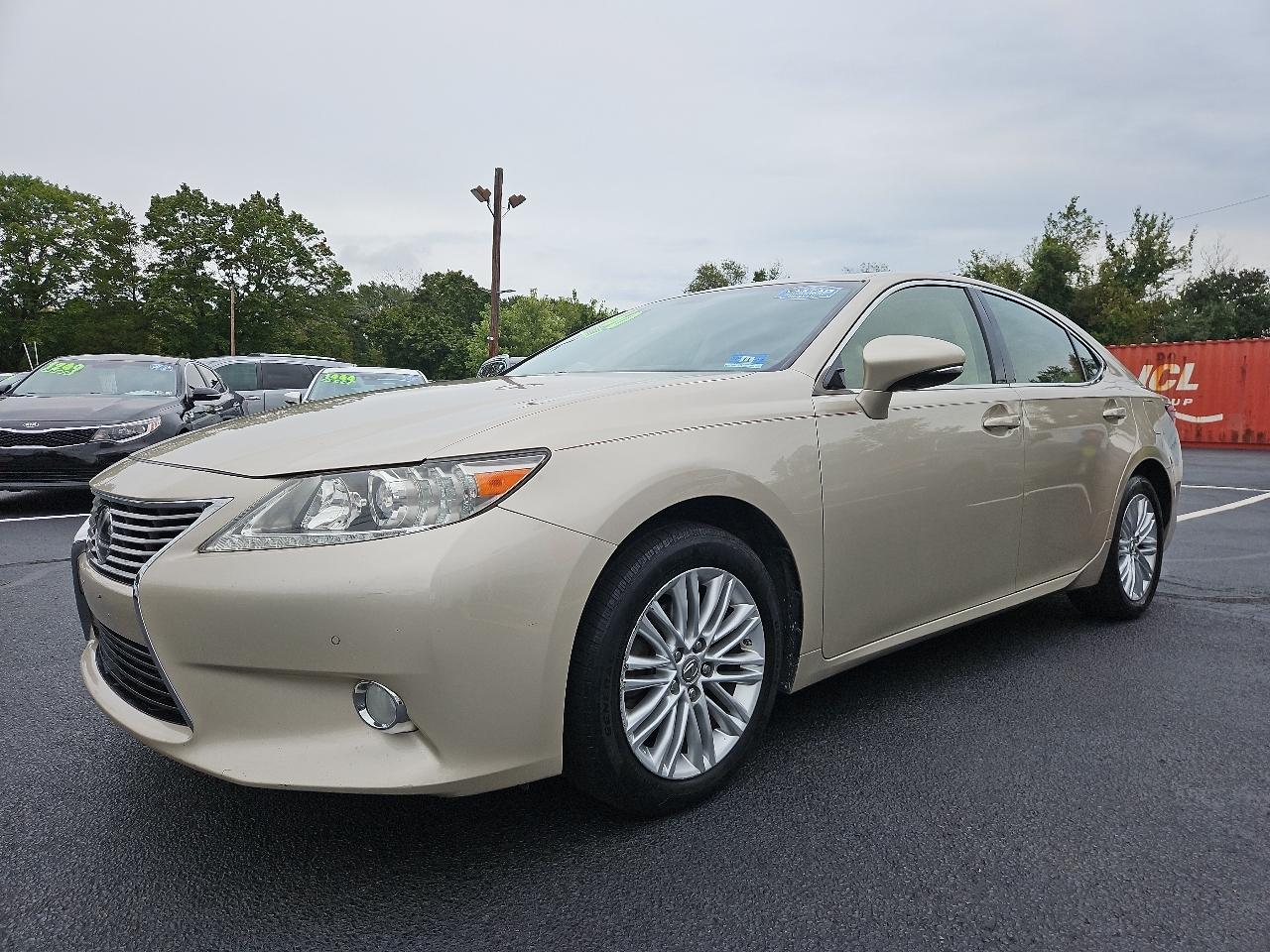 Lexus ES 350 Sedan 2013