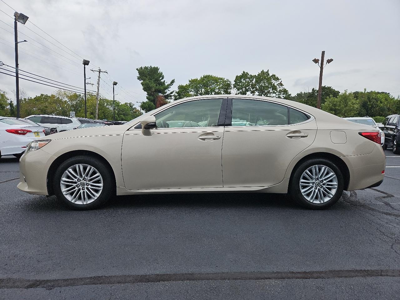 Lexus ES 350 Sedan 2013