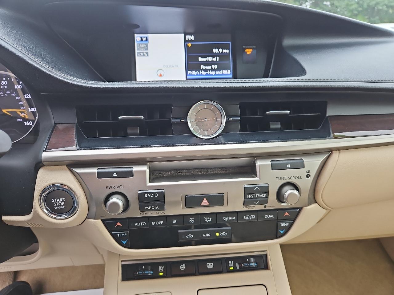Lexus ES 350 Sedan 2013