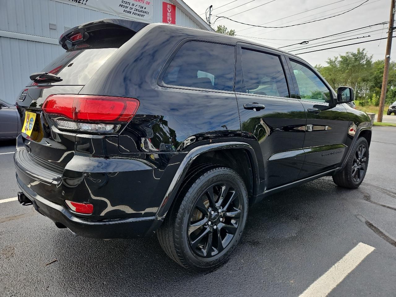 Jeep Grand Cherokee Laredo 4WD 2018