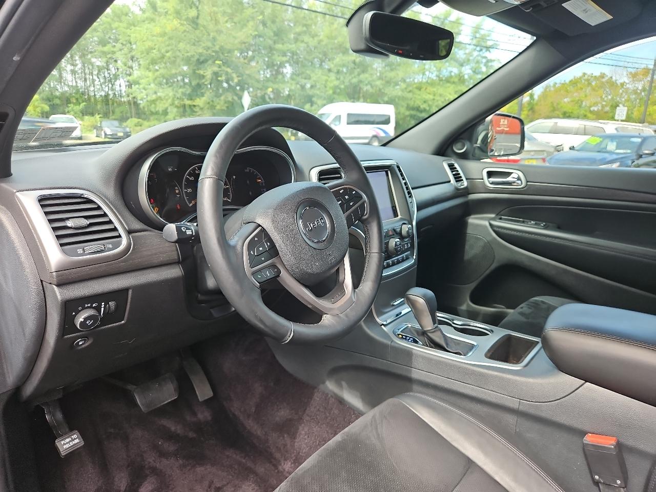 Jeep Grand Cherokee Laredo 4WD 2018