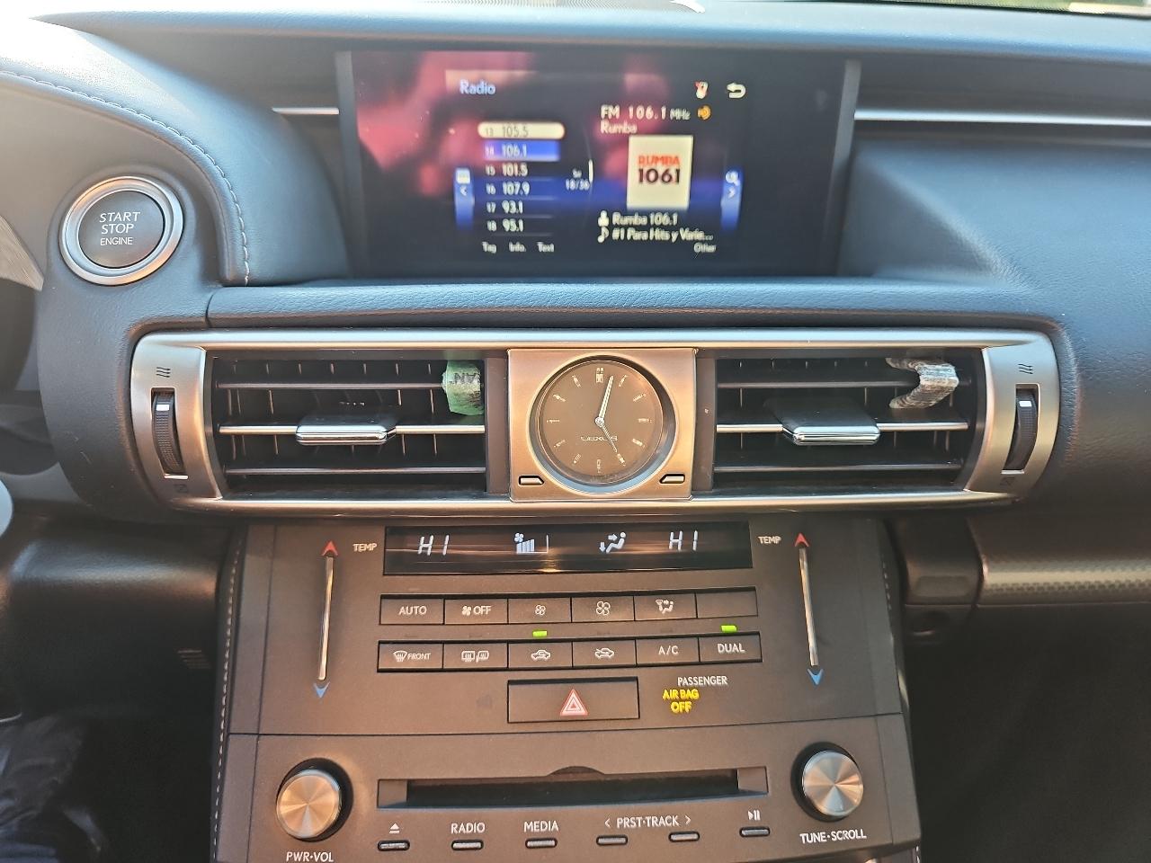 Lexus IS 300 AWD 2016