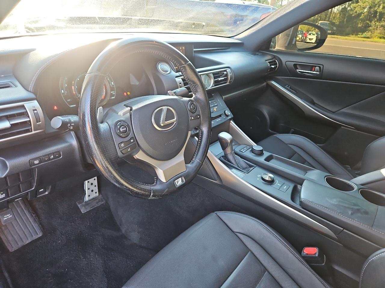 Lexus IS 300 AWD 2016