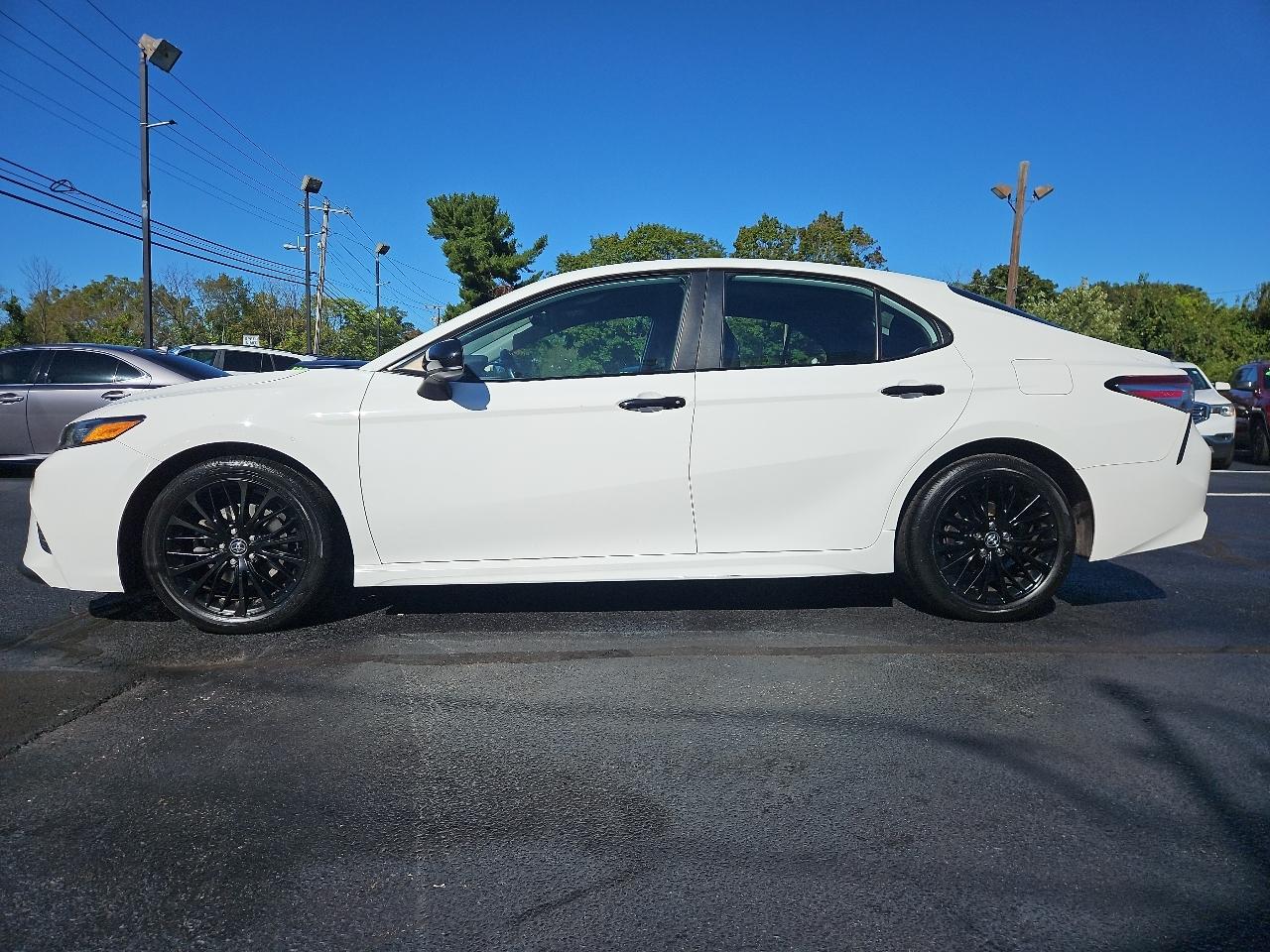 Toyota Camry SE 2020