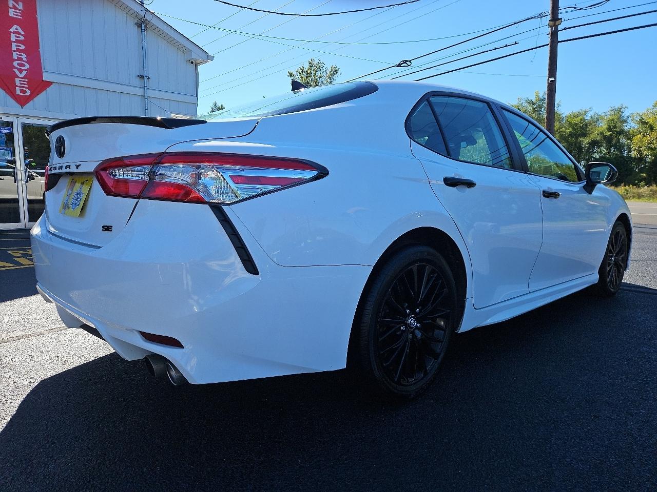 Toyota Camry SE 2020