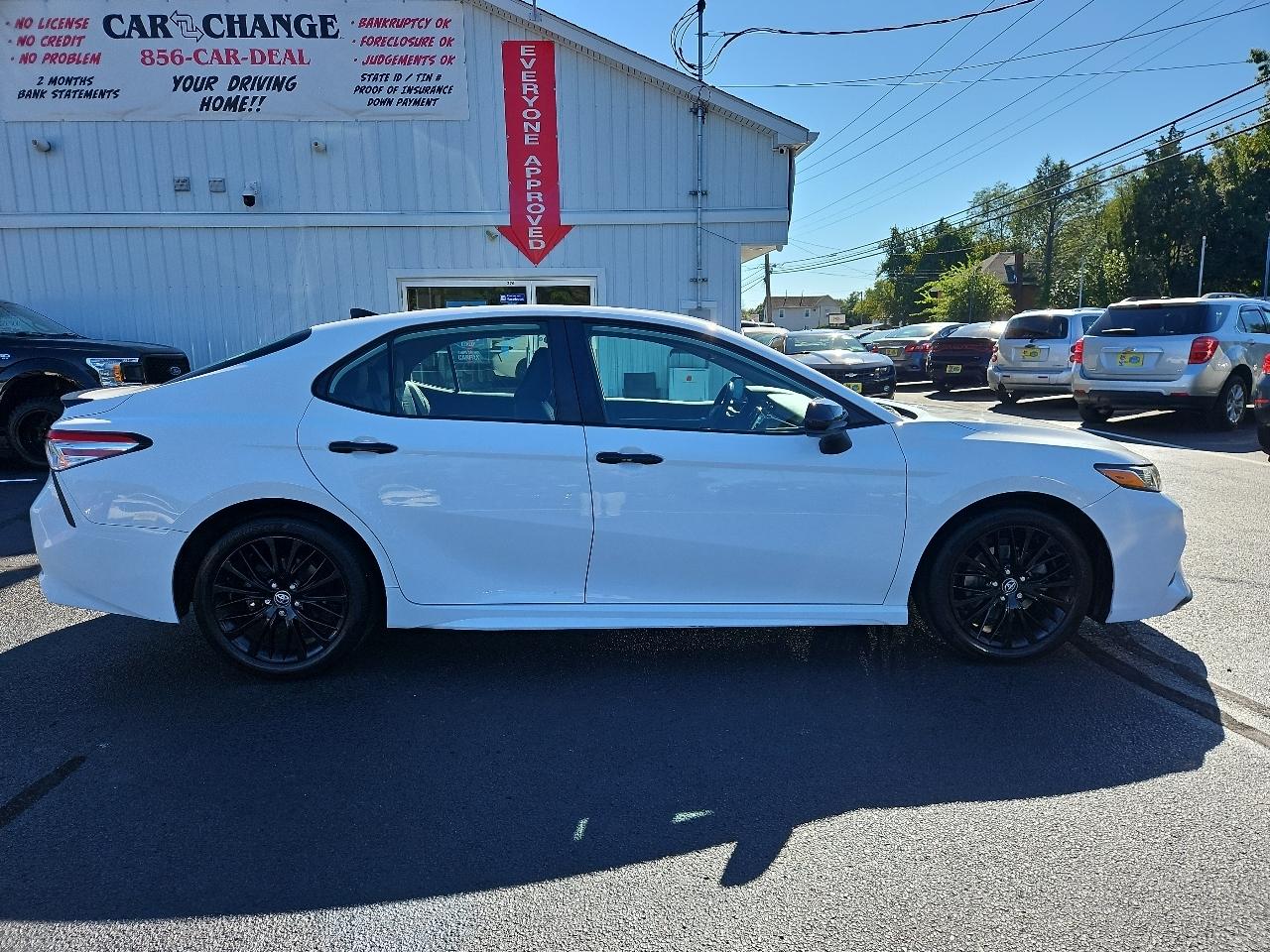Toyota Camry SE 2020