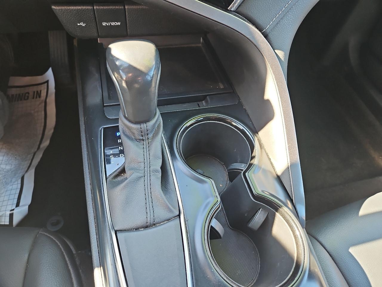 Toyota Camry SE 2020