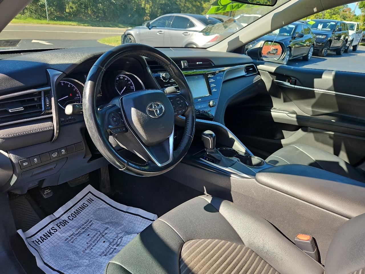 Toyota Camry SE 2020