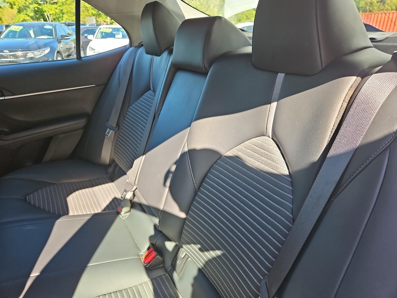 Toyota Camry SE 2020