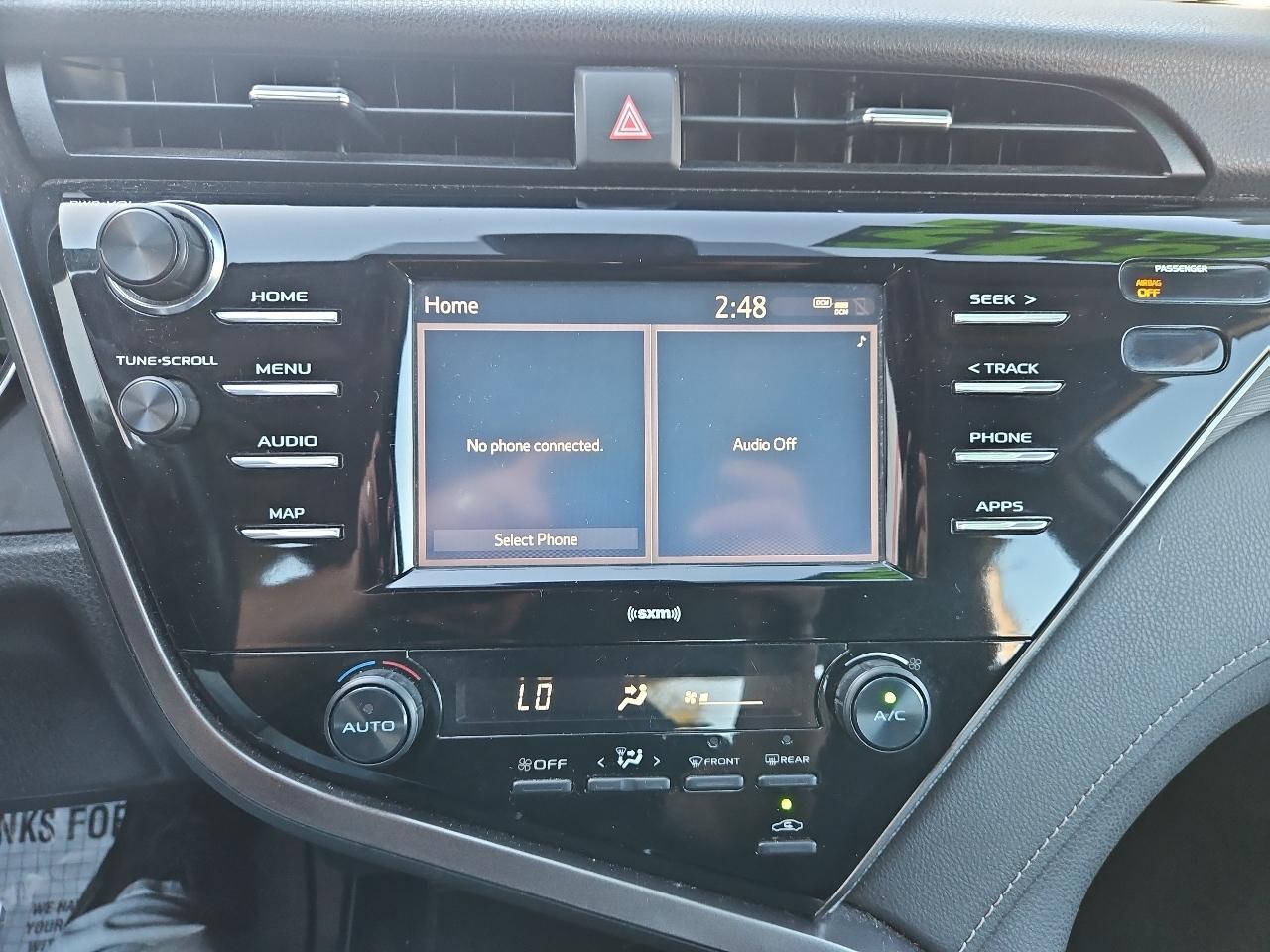 Toyota Camry SE 2020